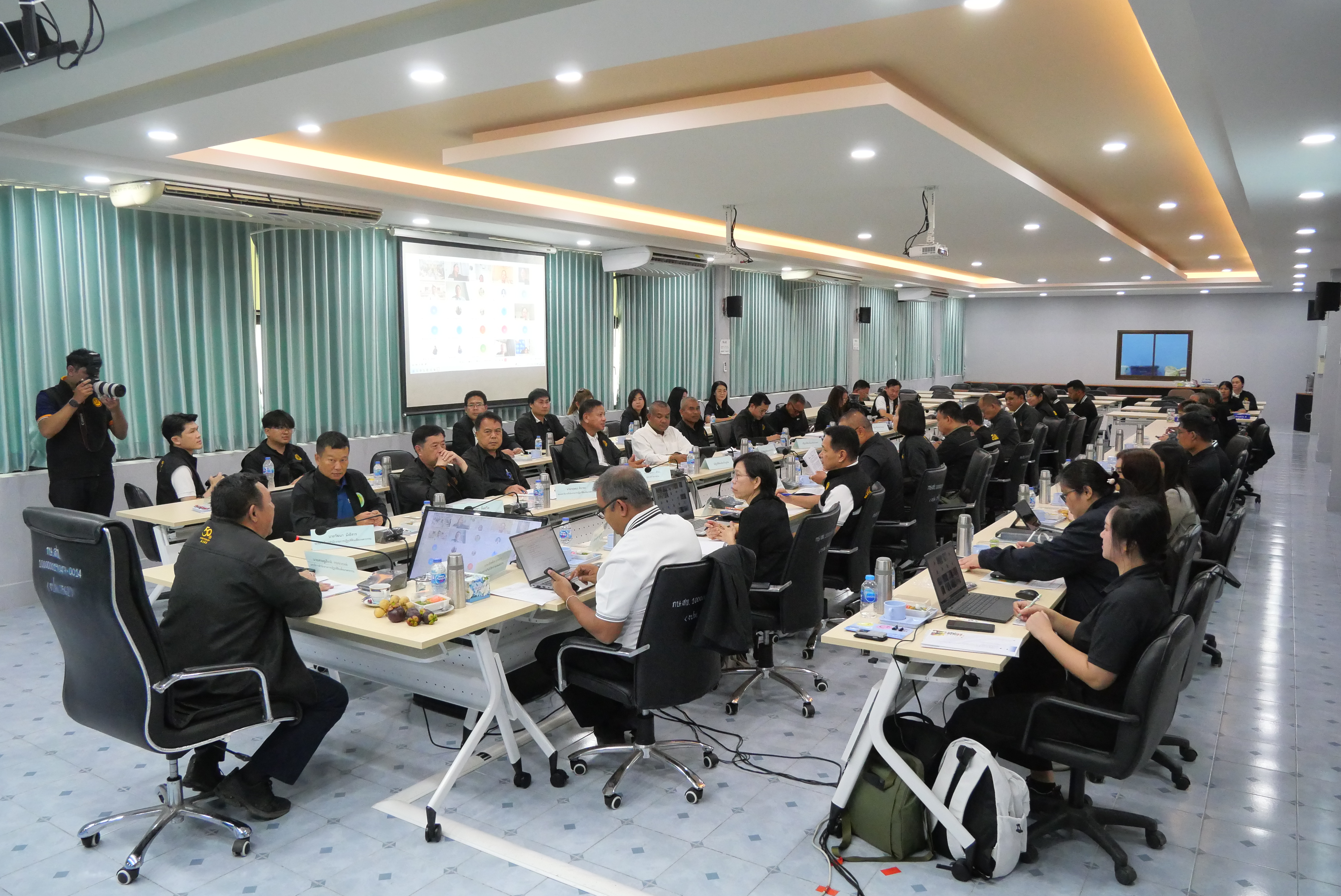 title - เลขาธิการ ส.ป.ก. ประชุมติดตามผลการดำเนินงาน และการใช้จ่ายงบประมาณ ประจำปีงบประมาณ พ.ศ.2569 ของภาคใต้ 